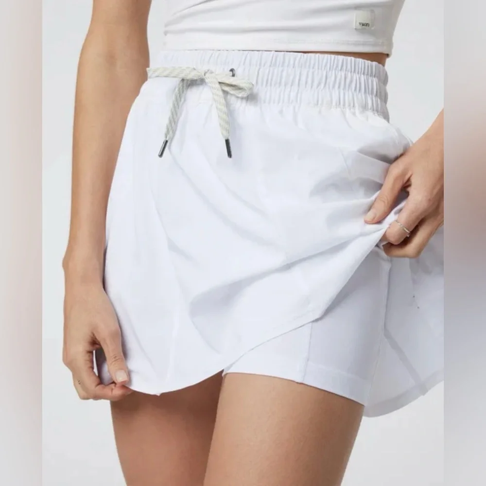 Vuori Clementine Skort White Size L Athletic Tennis Running Skirt - Picture 1 of 12